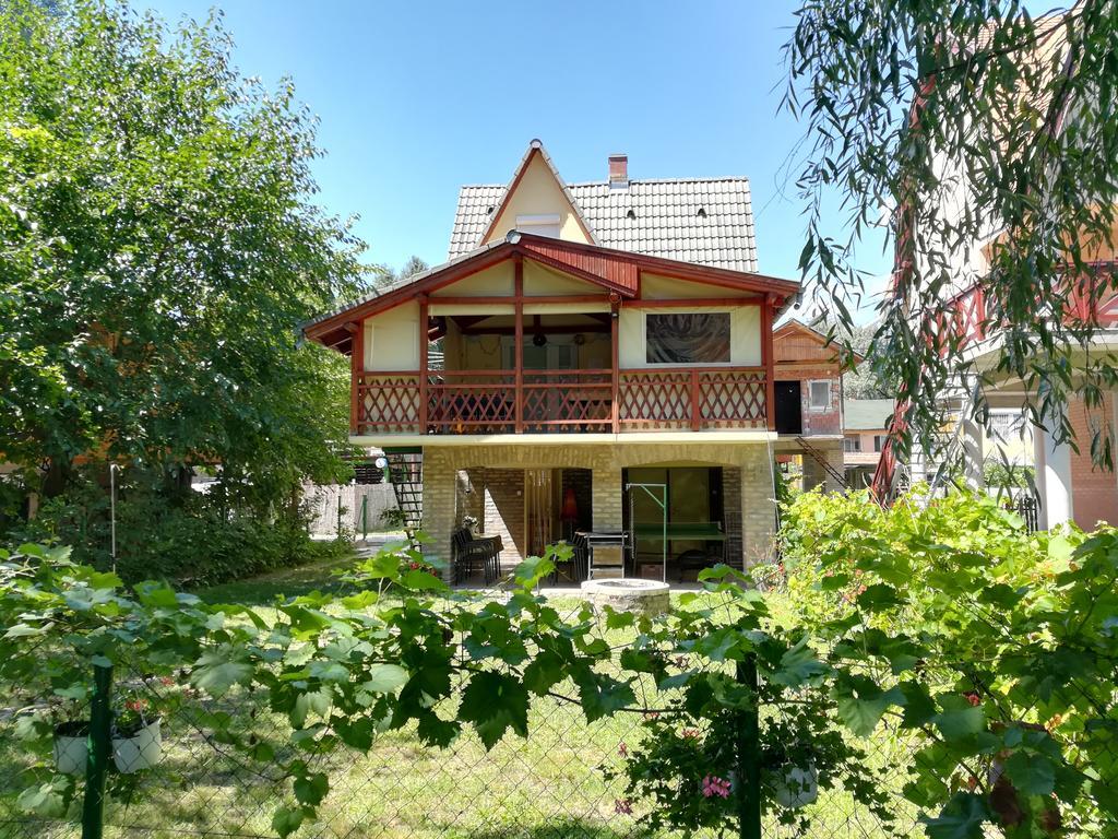 Tiszavirag Vendeghaz Villa Szeged Bagian luar foto